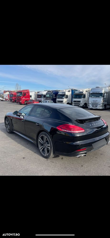 Porsche Panamera - 3