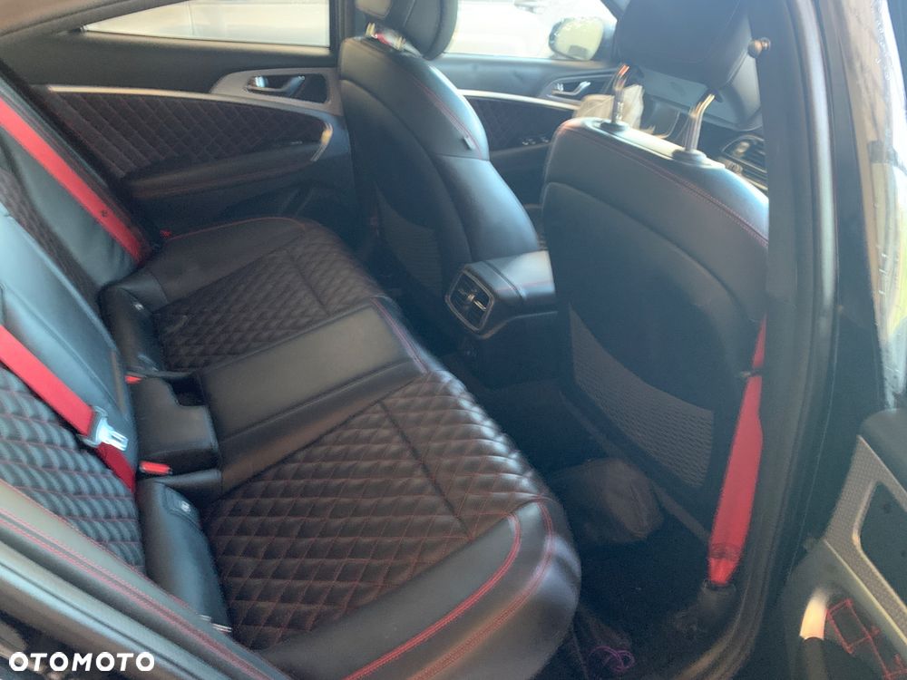 Genesis G70 2.0T Plus AWD 8AT Sport - 8