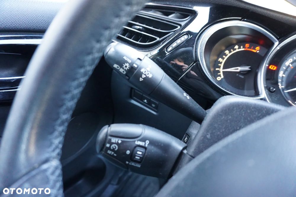 Citroën DS3 1.6 HDi SoChic - 15