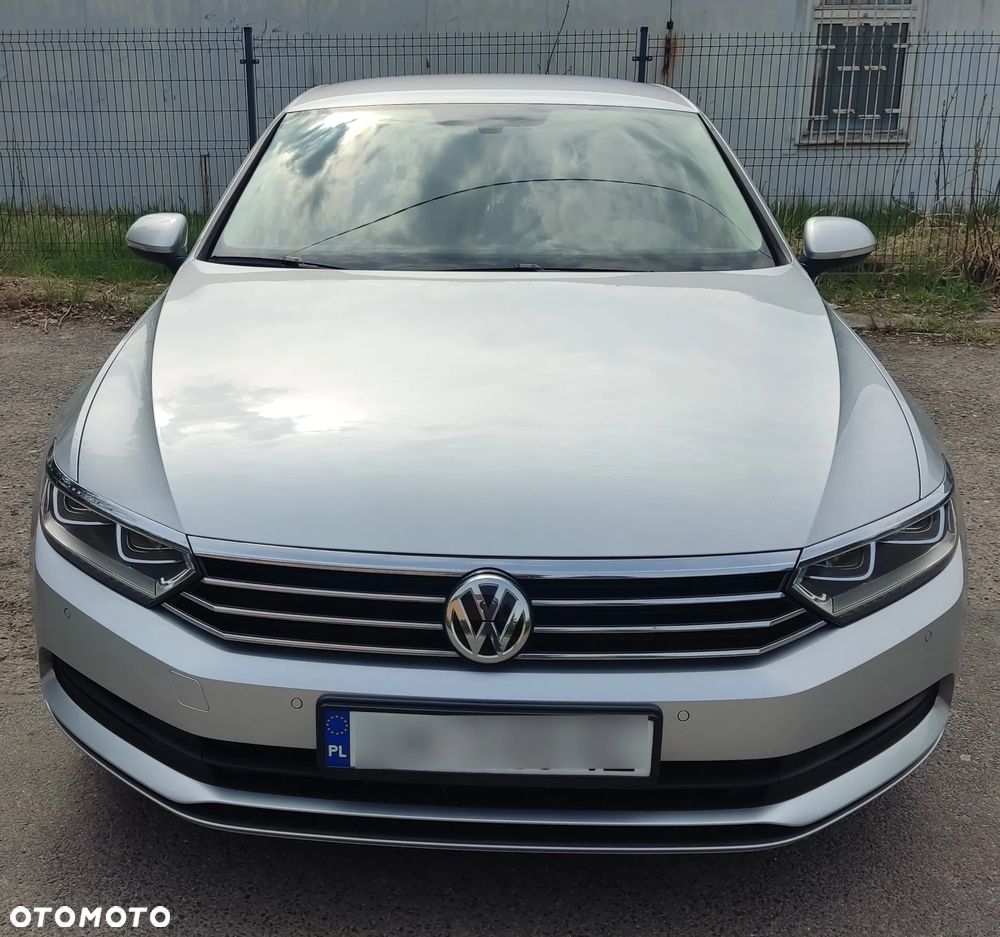 Volkswagen Passat 2.0 TDI SCR Trendline - 1