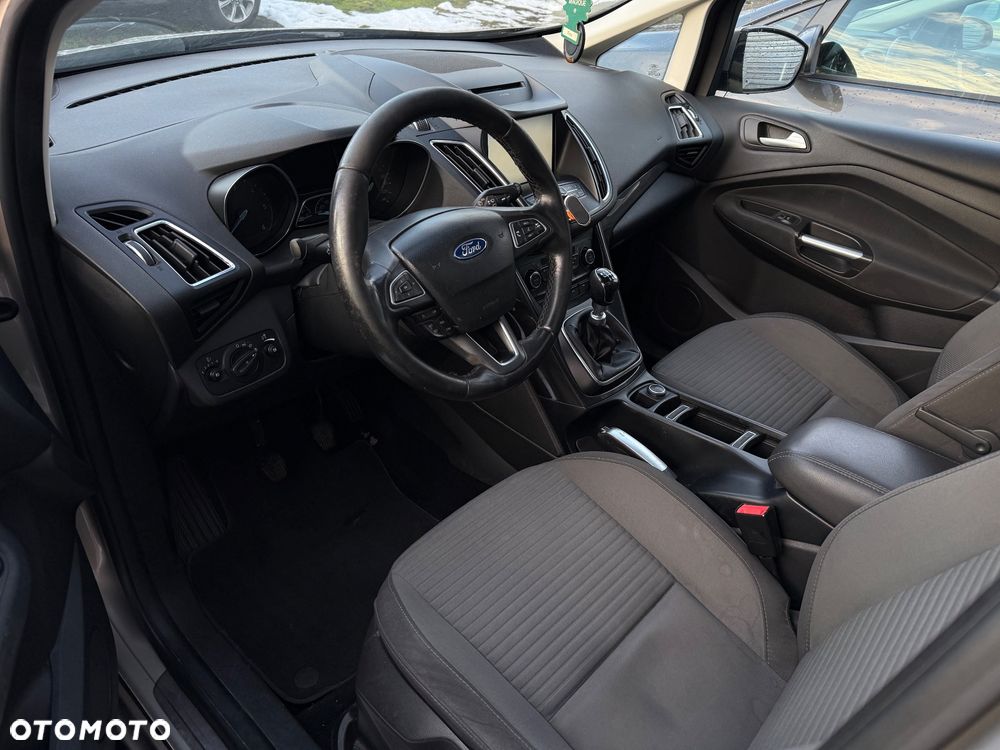Ford Grand C-MAX - 12