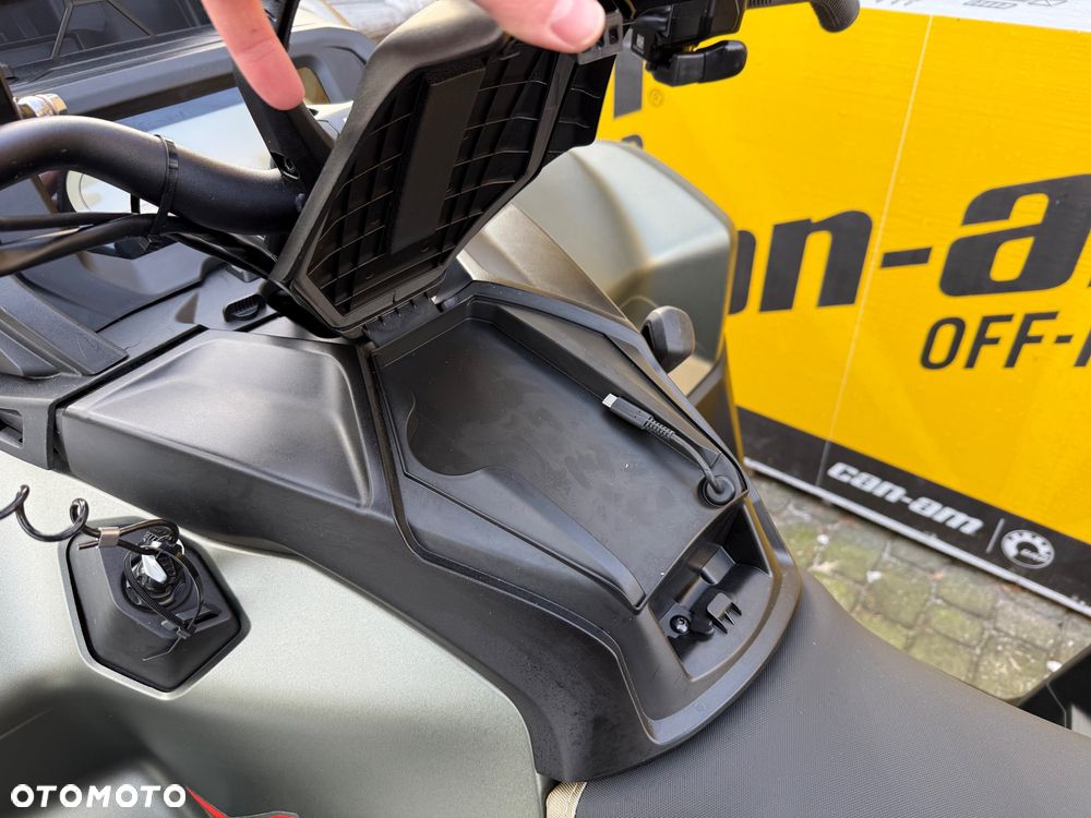 Can-Am Outlander - 10