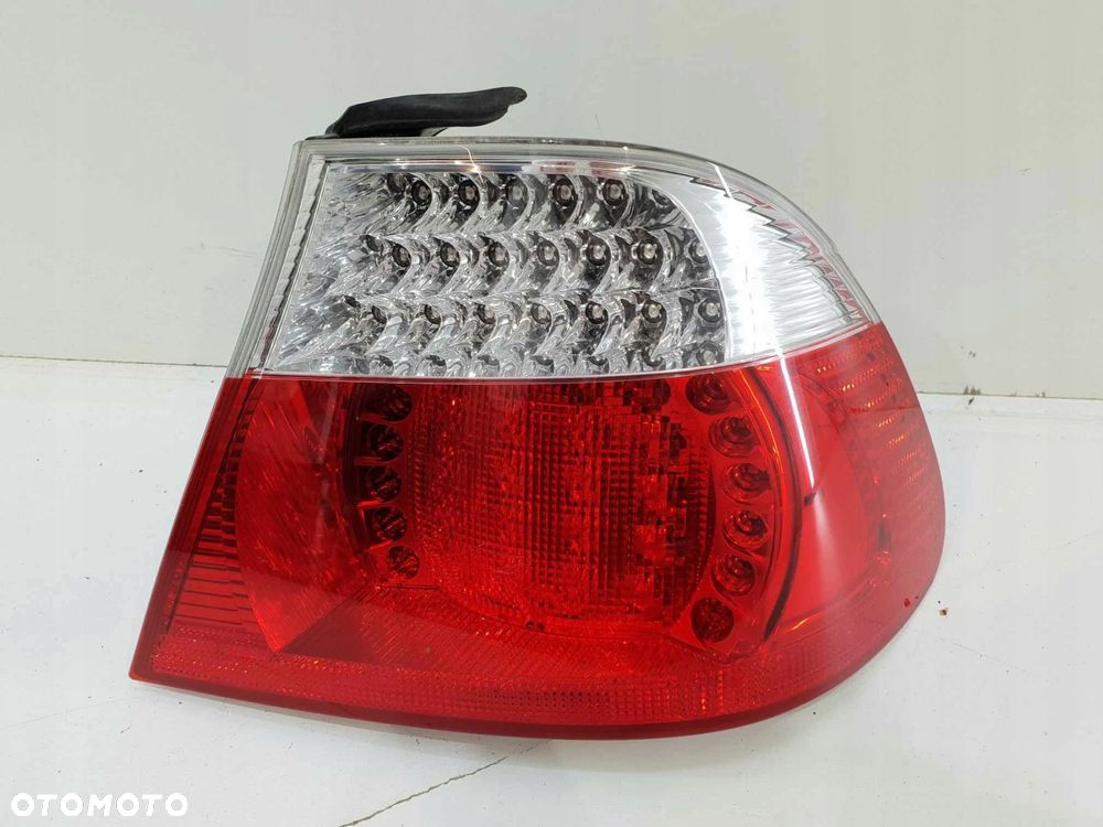 BMW E46 COUPE LIFT LAMPA PRAWA TYŁ 6920700 - 1