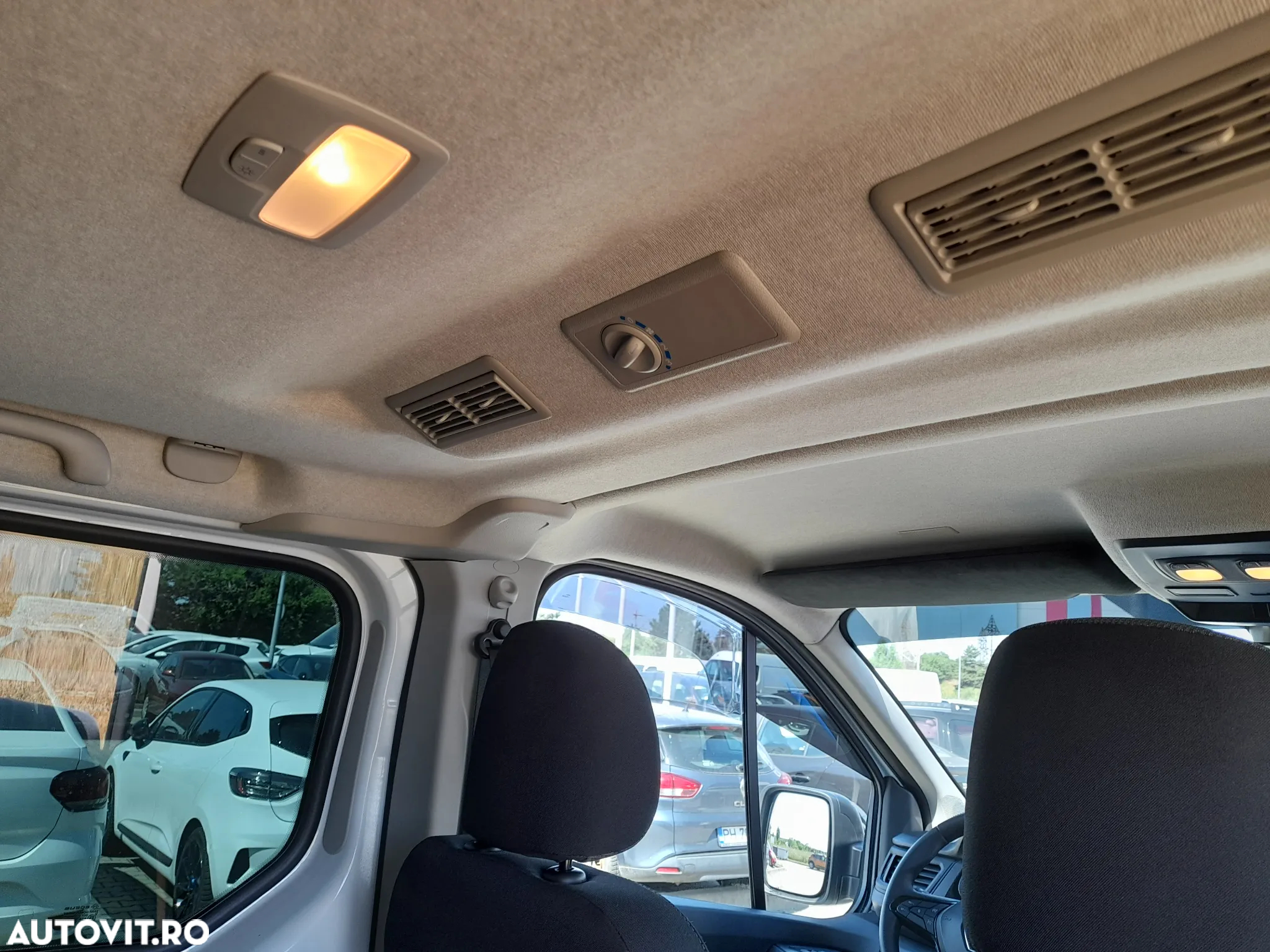 Renault Trafic Combi 2.0 Blue dCi 110 S&S L2 8+1 Zen - 8