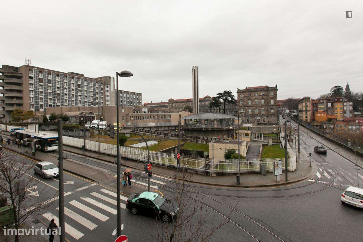 Quarto - localizado em Miragaia Porto - Grande imagem: 2/24