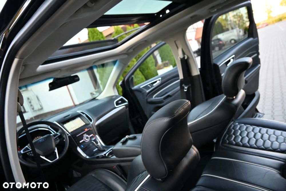 Ford Edge 2.0 TDCi Bi-Turbo 4x4 Vignale - 28