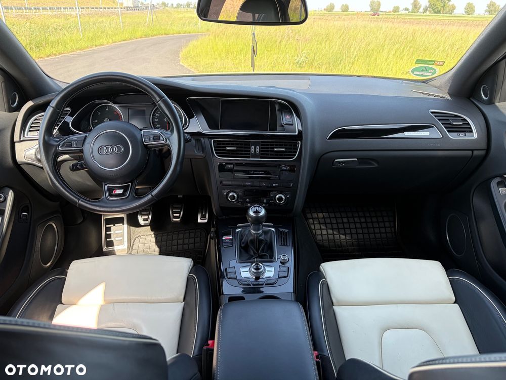 Audi A4 Avant 2.0 TDI DPF clean diesel quattro S line Sportpaket - 11