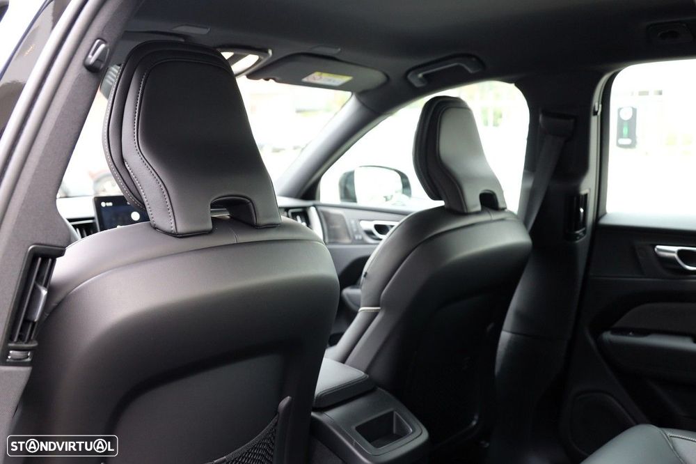 Volvo XC 60 2.0 T6 PHEV Black Edition AWD - 11