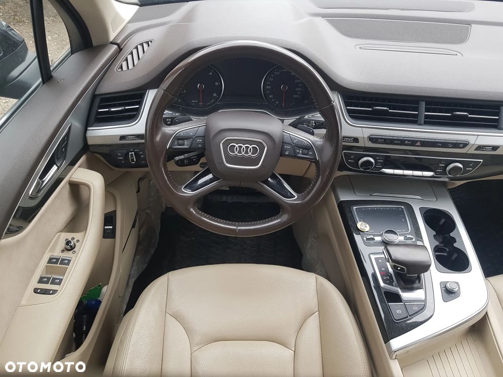 Audi Q7 - 12