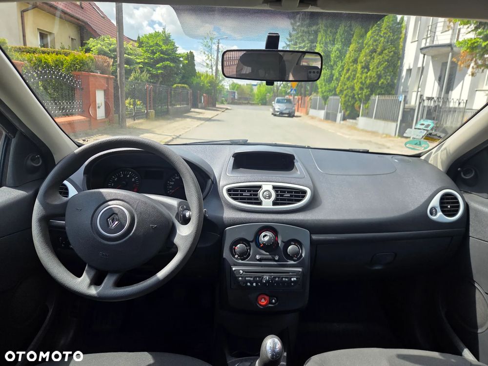 Renault Clio - 17