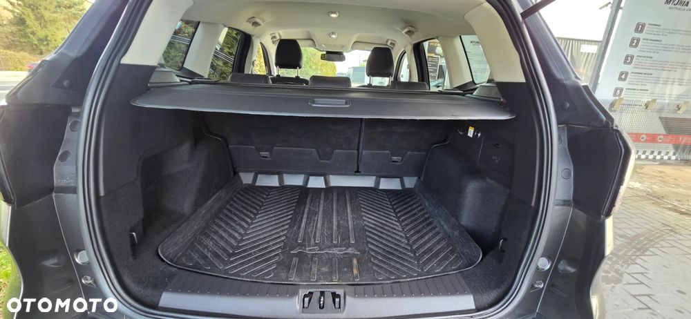 Ford Kuga 1.5 EcoBoost 2x4 Titanium - 35