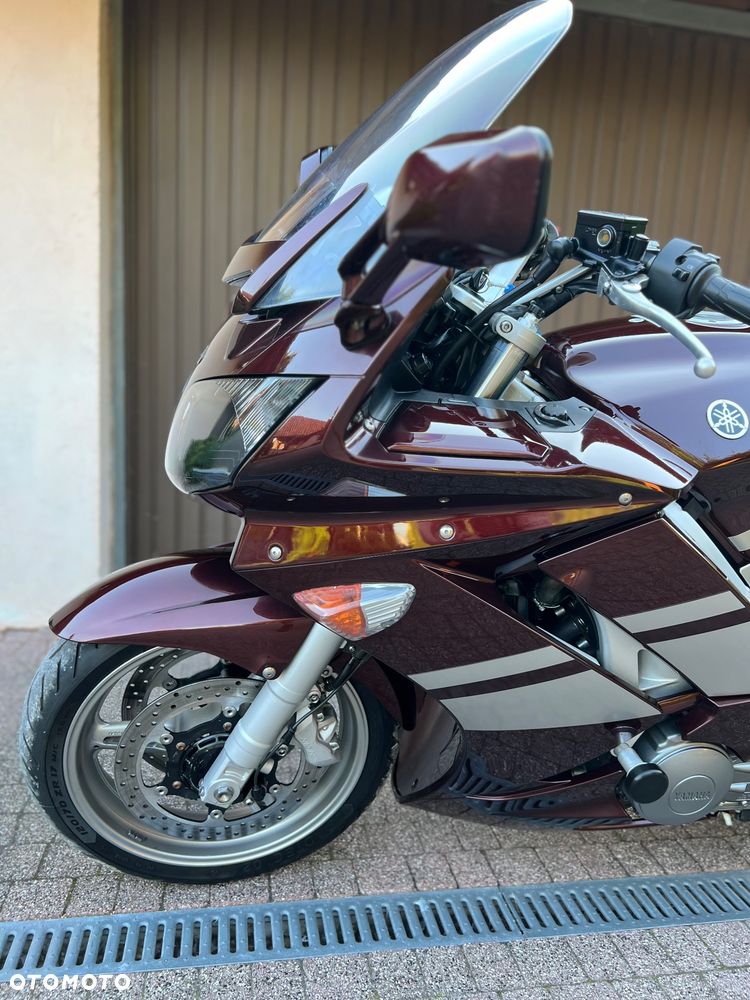 Yamaha FJR - 8