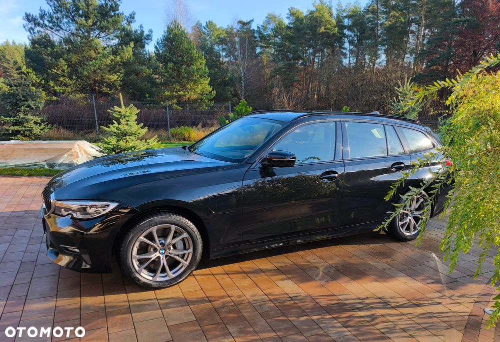 BMW Seria 3 330e Sport Line - 3