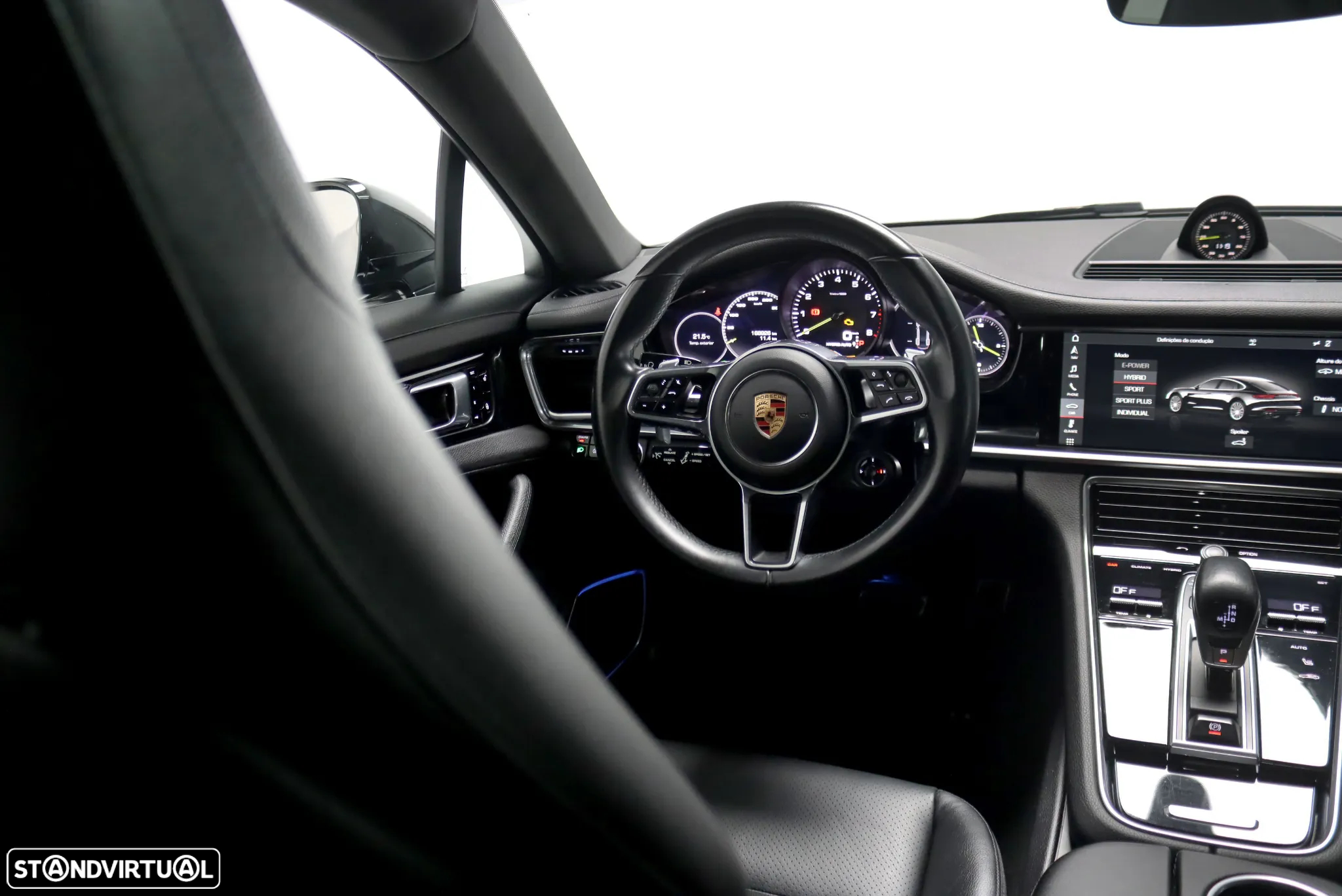 Porsche Panamera 4 E-Hybrid - 25