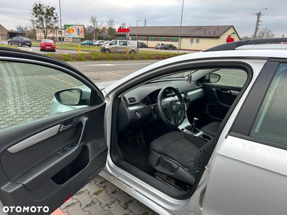 Volkswagen Passat 1.6 TDI BlueMotion - 11