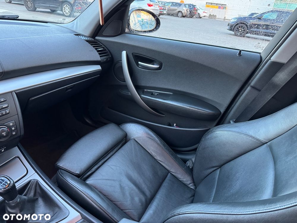 BMW Seria 1 120i - 19