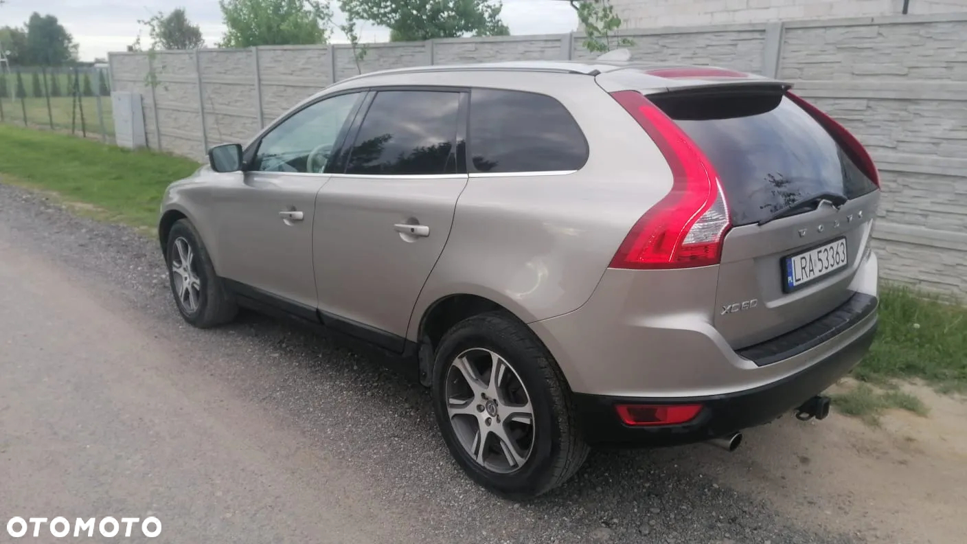 Volvo XC 60 T6 AWD Momentum - 9