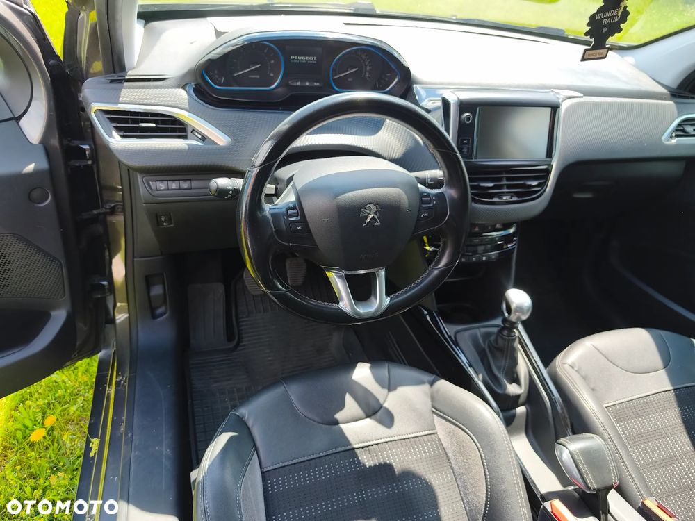 Peugeot 2008 1.6 BlueHDi Allure S&S - 6