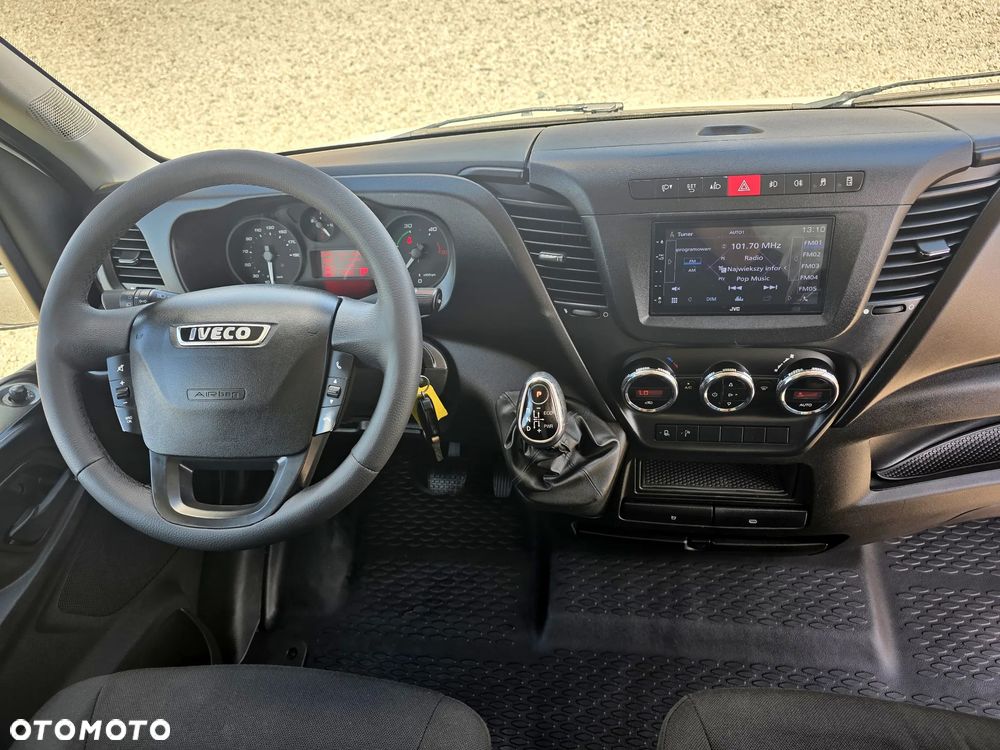 Iveco IVECO 35-17 3.0 HPI 170 KONNY MAX 8 BIEGOWY HIMATIC KLIMA WEBASTO 194 T/KM PRZEBIEGU GWARANCJA - 24