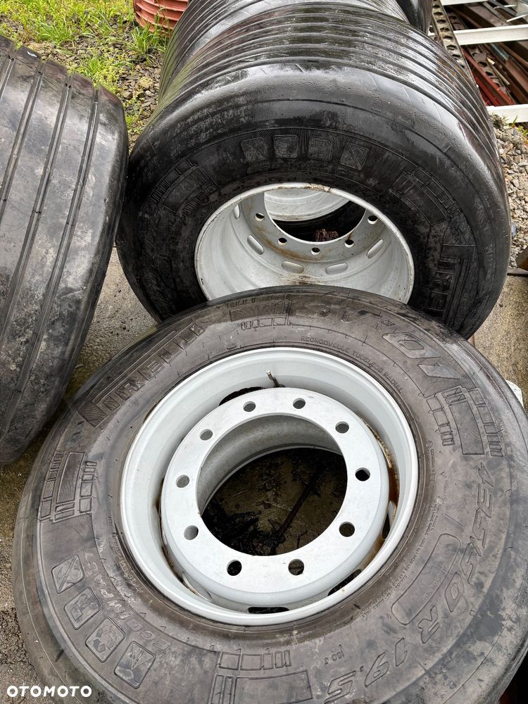 Felgi 19.5x14.00 z oponami Pirelli 435/50 19.5 - 2