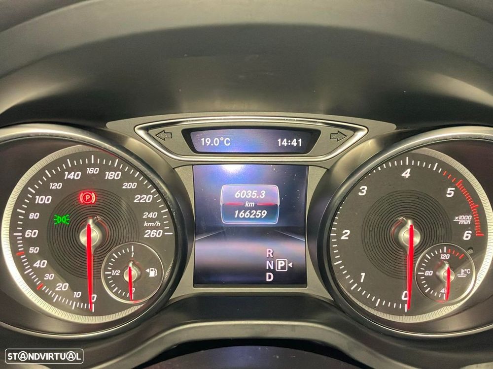 Mercedes-Benz CLA 220 - 11