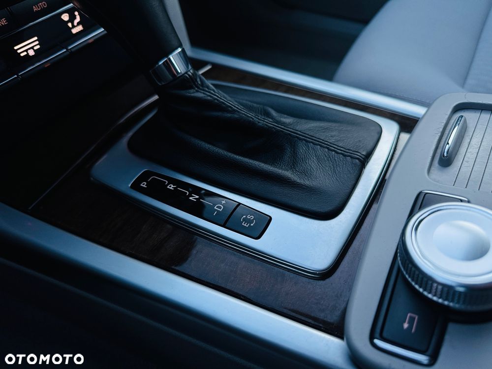 Mercedes-Benz Klasa E 200 BlueEFFICIENCY 7G-TRONIC Elegance - 18