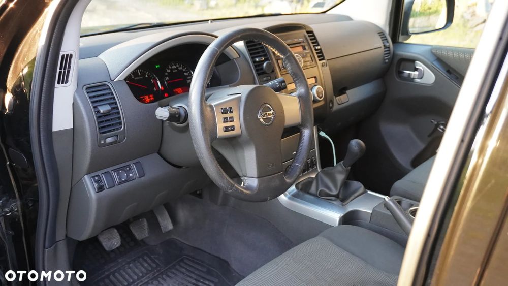 Nissan Pathfinder 2.5 D SE - 13