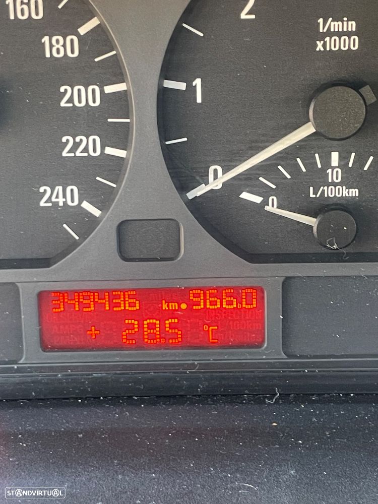 BMW 320 d Touring - 12