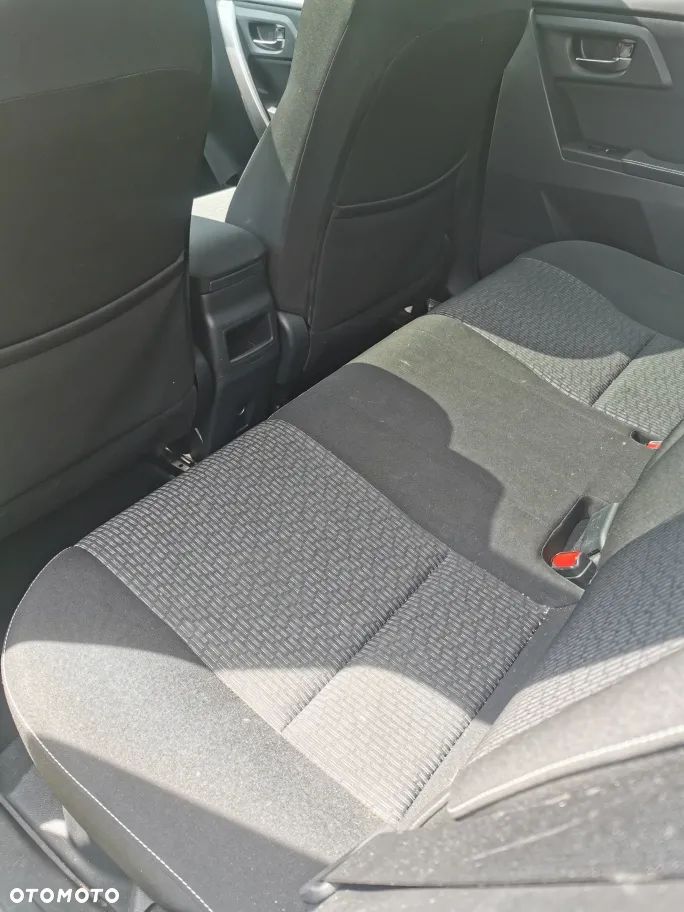 Toyota Auris - 16