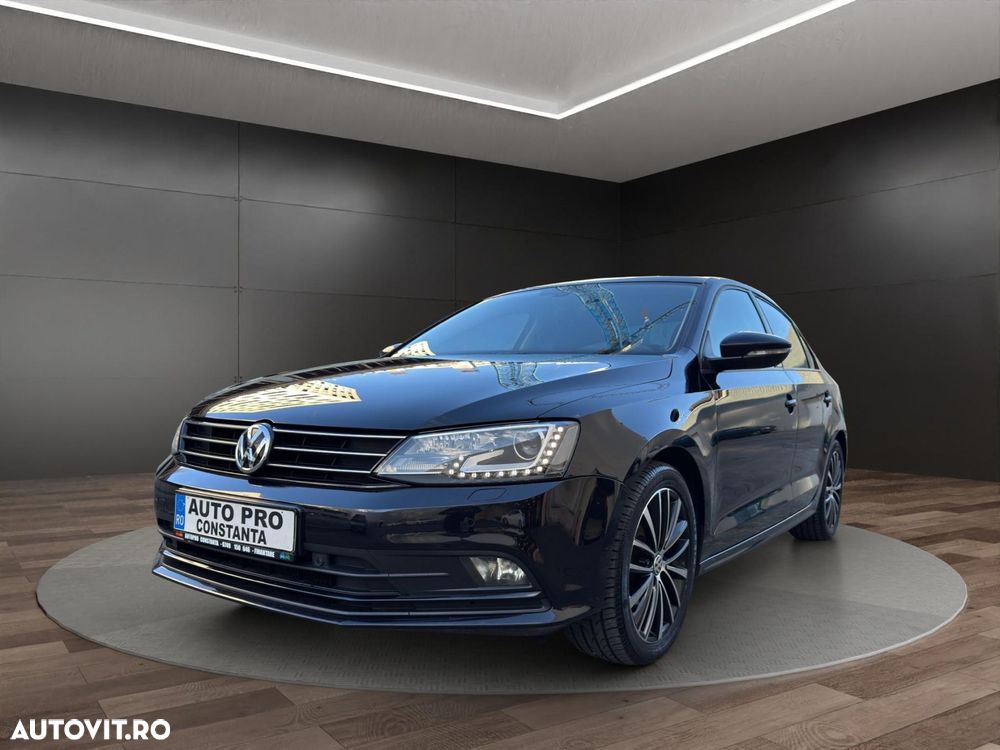 Volkswagen Jetta - 1