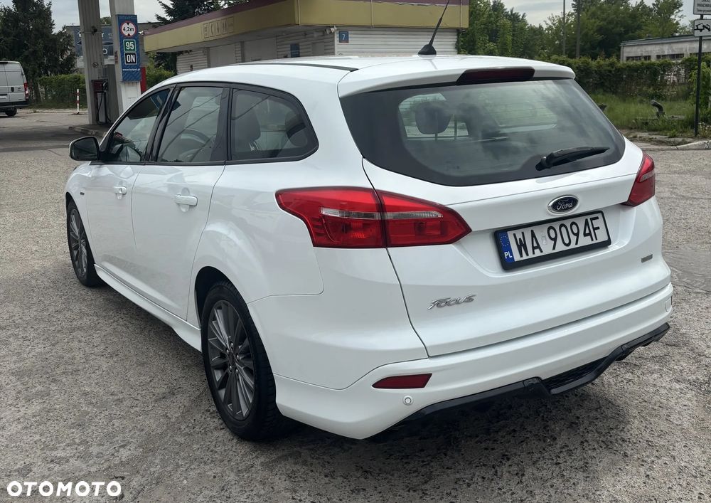 Ford Focus 1.0 EcoBoost Start-Stopp-System ST-LINE STYLE - 5
