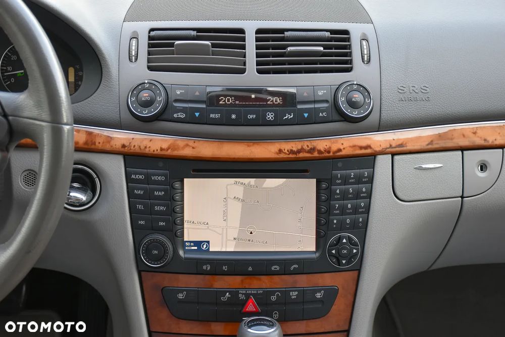 Mercedes-Benz Klasa E 500 4-Matic Avantgarde - 30