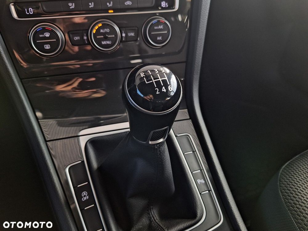 Volkswagen Golf Variant 1.5 TSI BMT Comfortline - 38