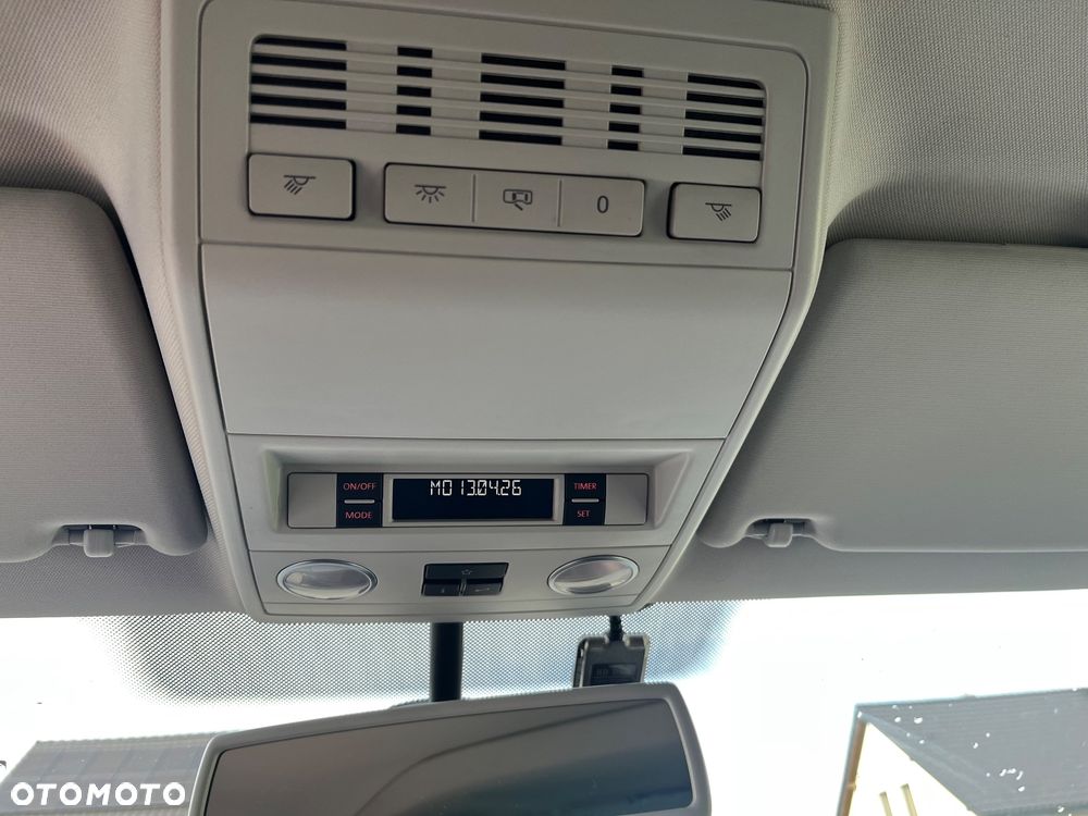 Volkswagen Multivan - 10