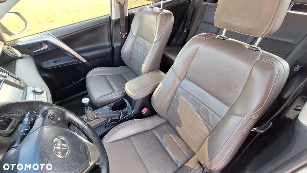 Toyota RAV4 2.0 D-4D Prestige - 18