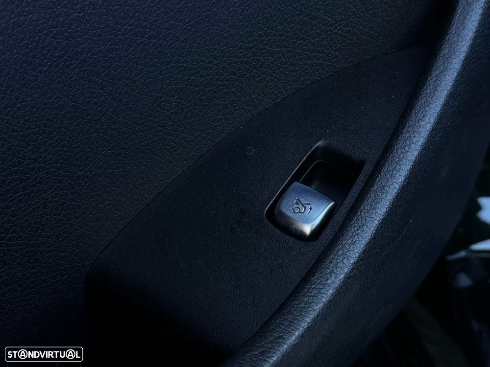 Mercedes-Benz E 53 AMG 4Matic+ - 26