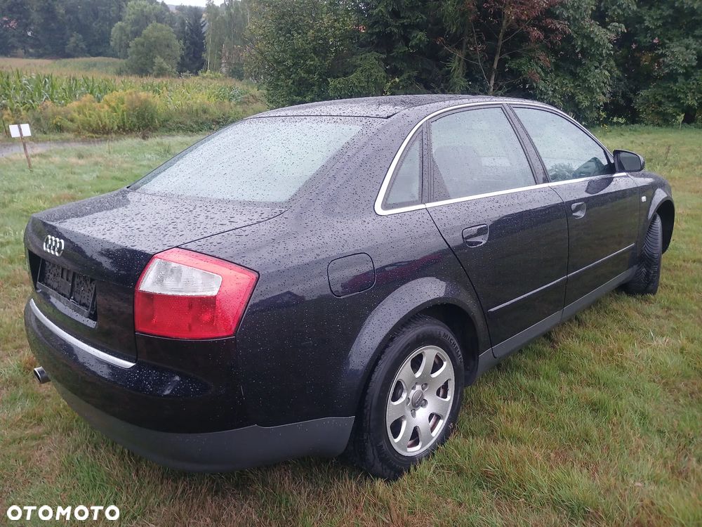 Audi A4 Limousine - 3
