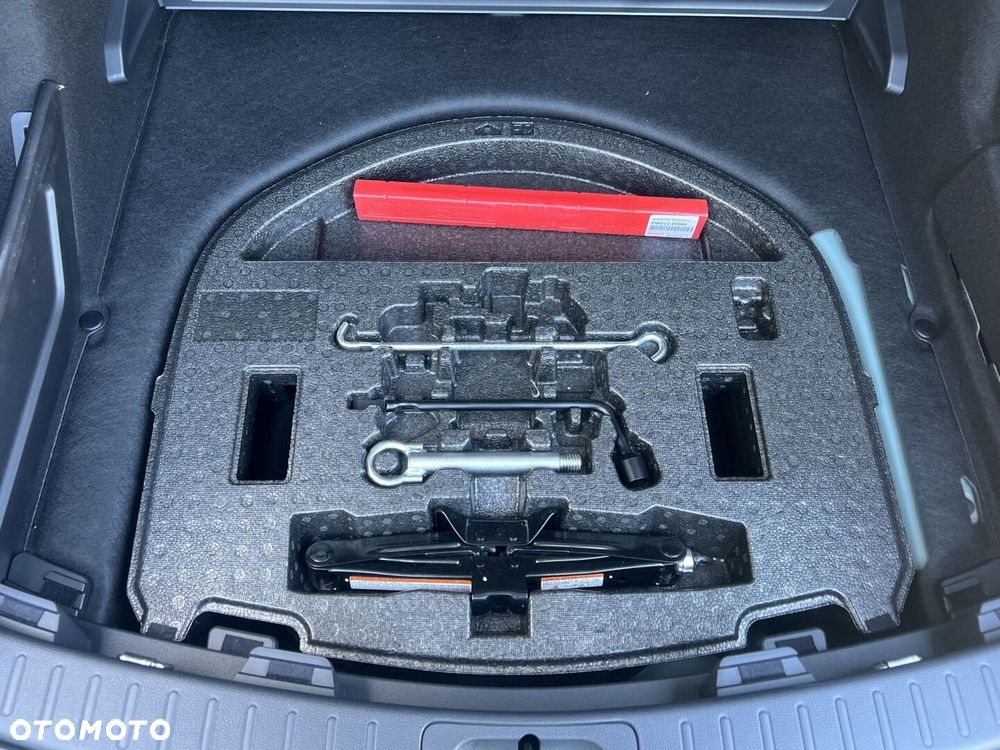 Toyota Corolla 2.0 Hybrid GR Sport - 17