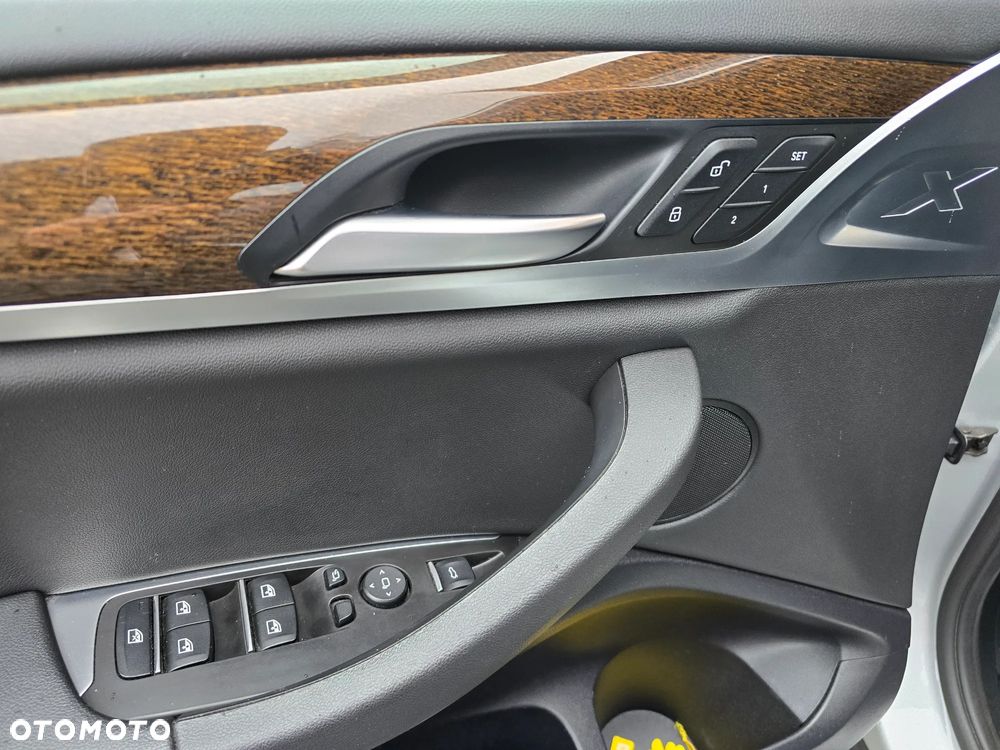 BMW X3 xDrive30i GPF Luxury Line - 10