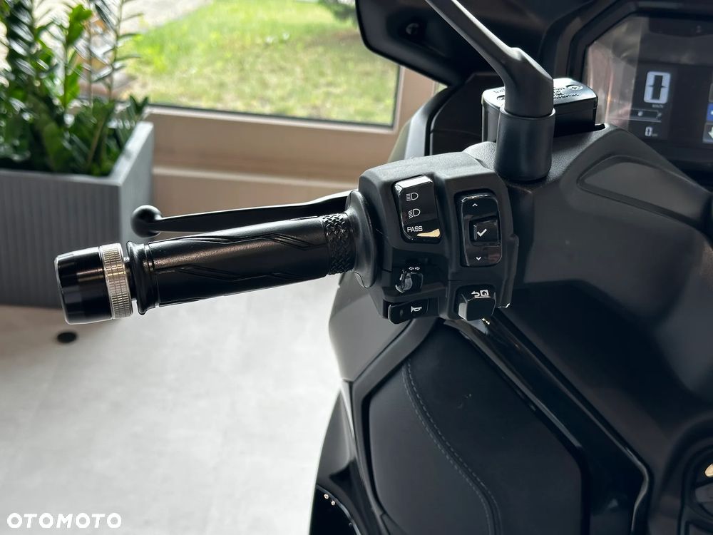 Yamaha X-max - 9