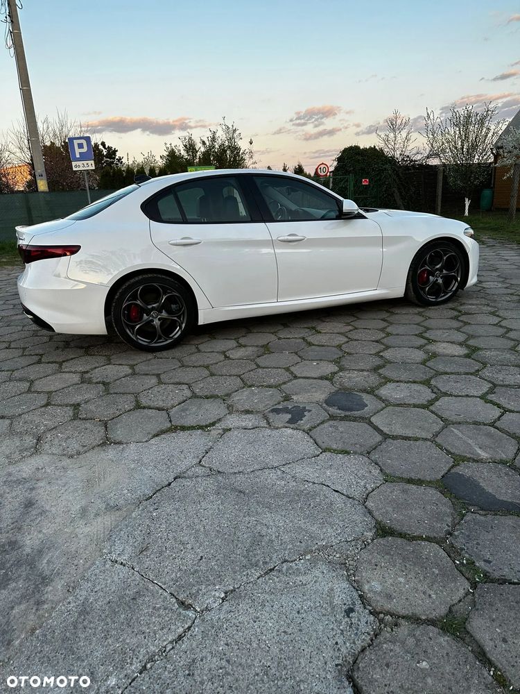 Alfa Romeo Giulia - 2