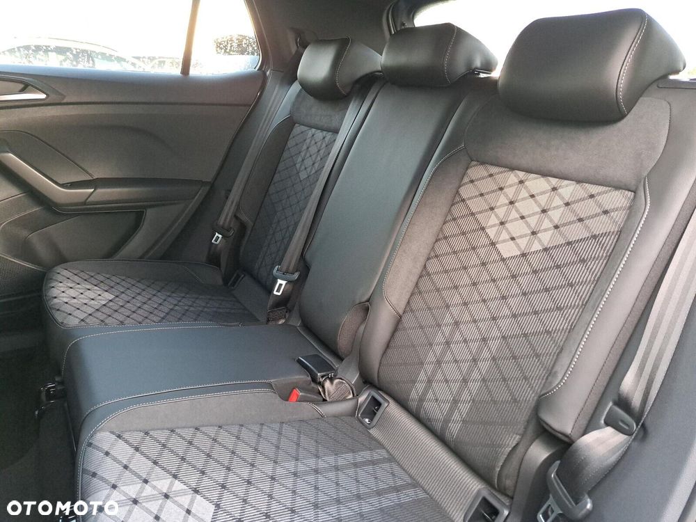 Volkswagen T-Cross - 16