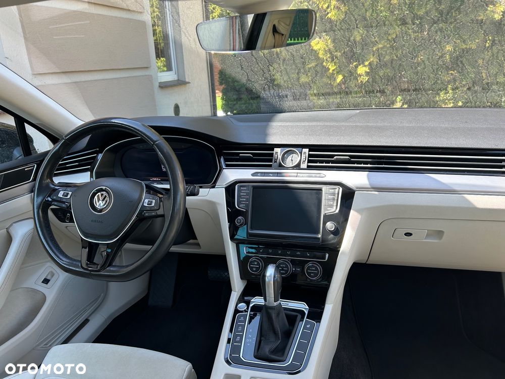 Volkswagen Passat - 13