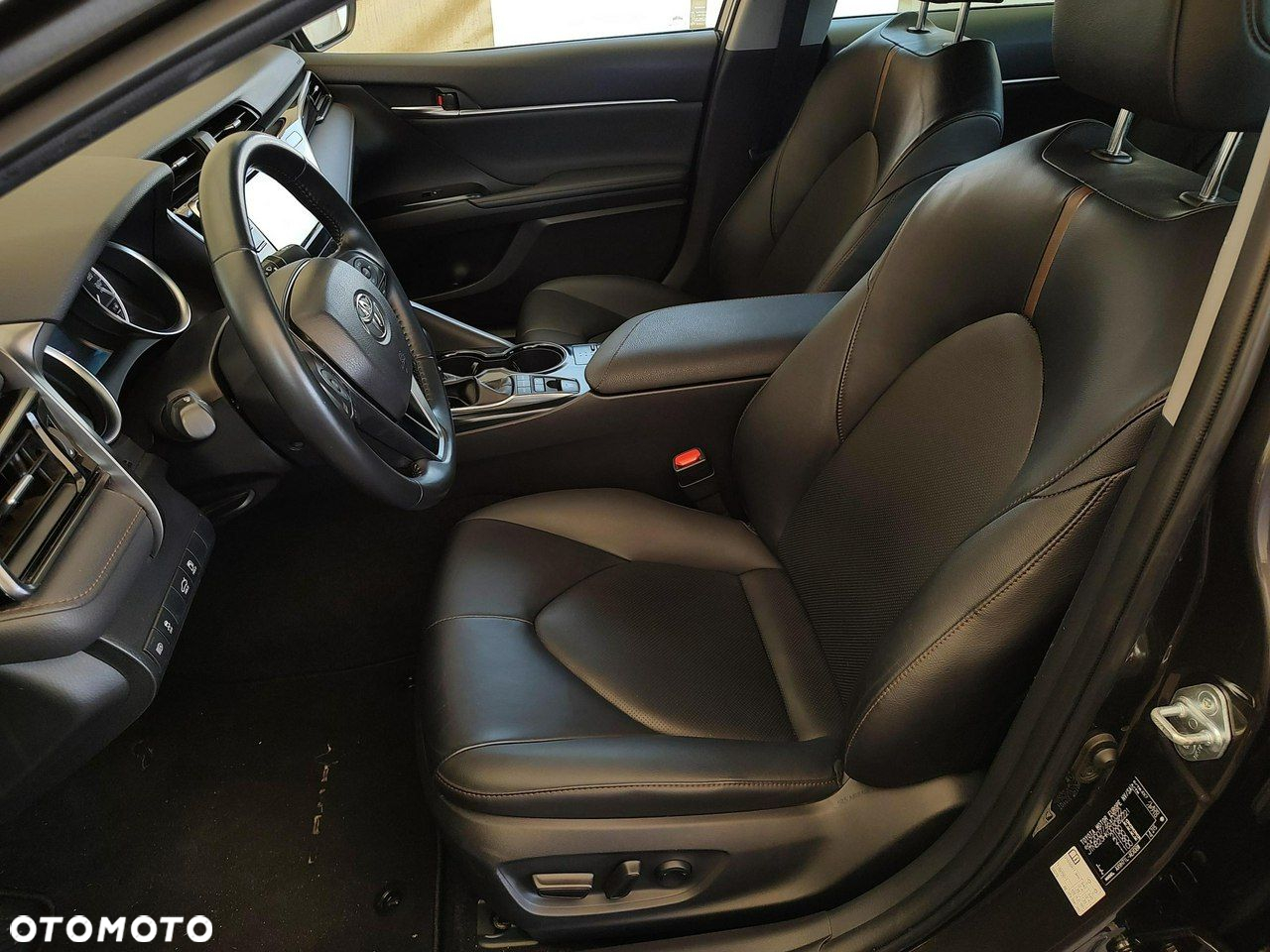 Toyota Camry - 11