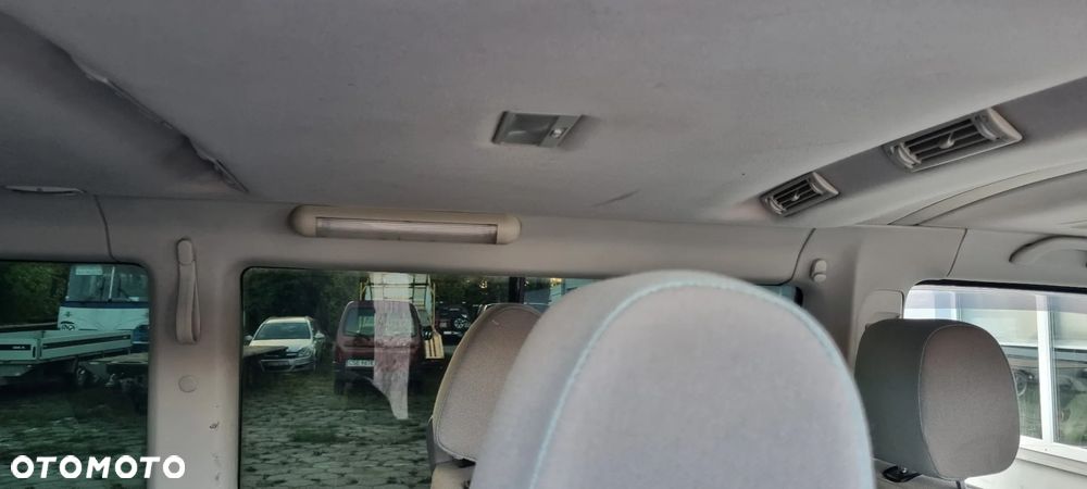 Volkswagen Multivan - 7