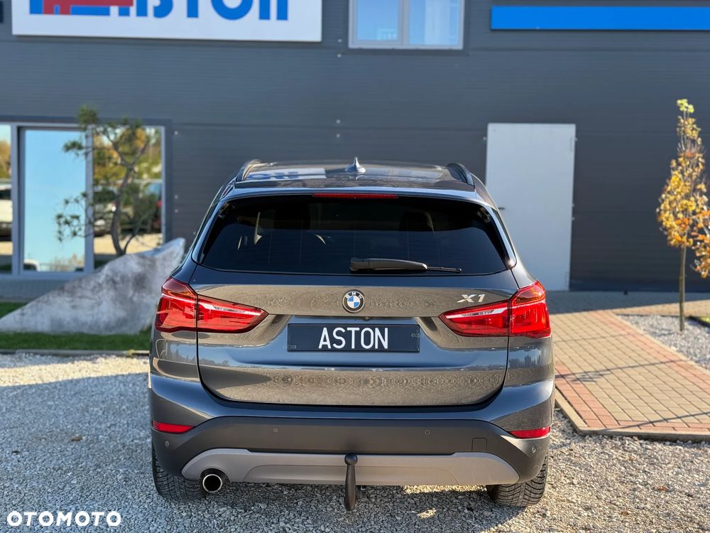 BMW X1 sDrive18d - 11