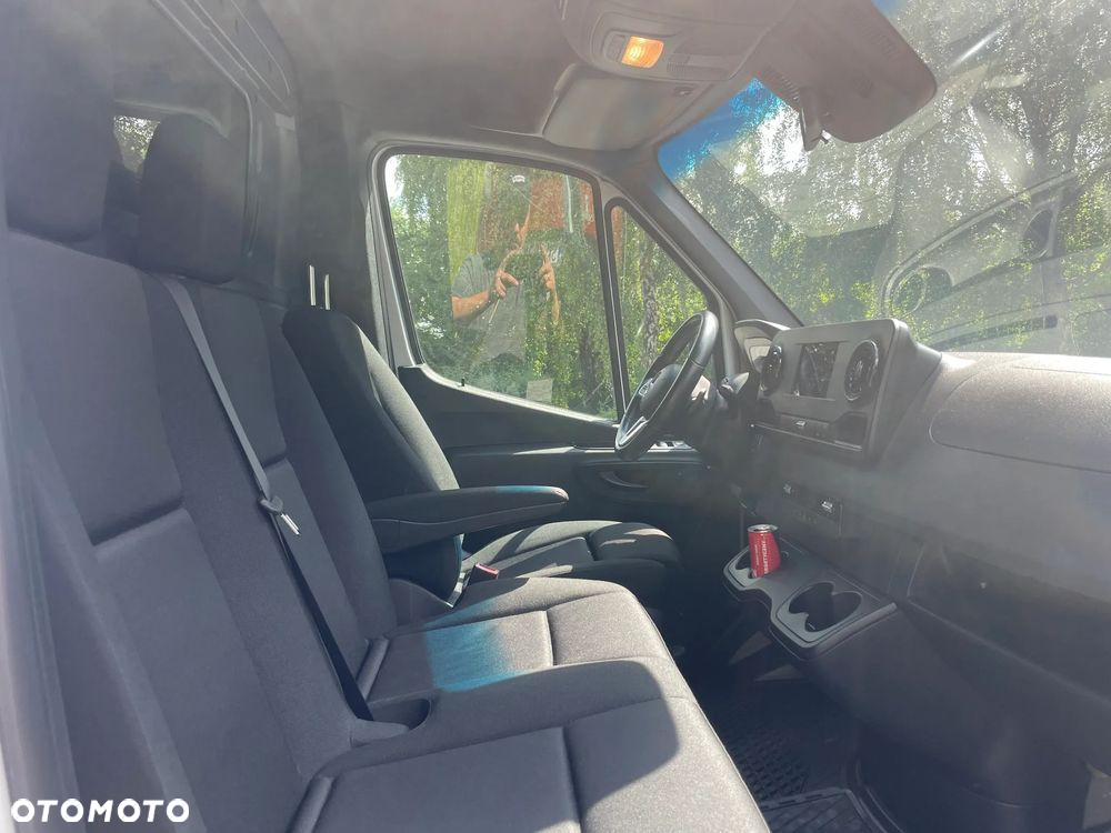 Mercedes-Benz Sprinter - 6