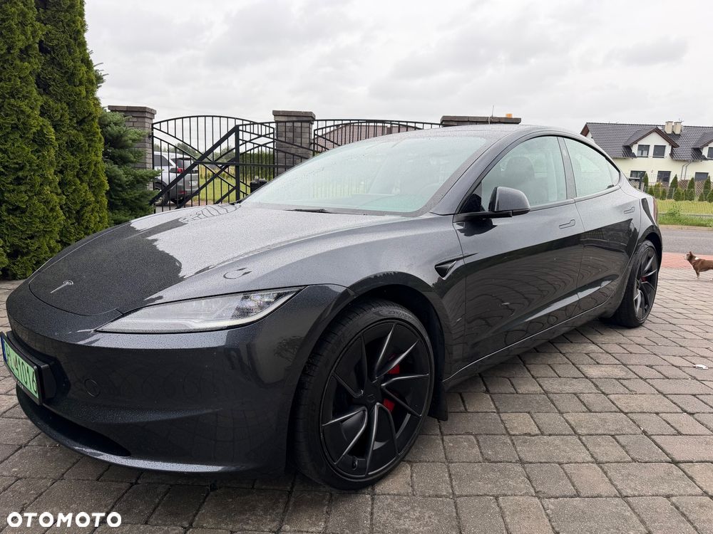 Tesla Model 3 AWD - 16