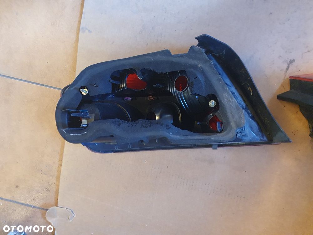 LAMPA L/P TYŁ PEUGEOT 407 SEDAN - 8