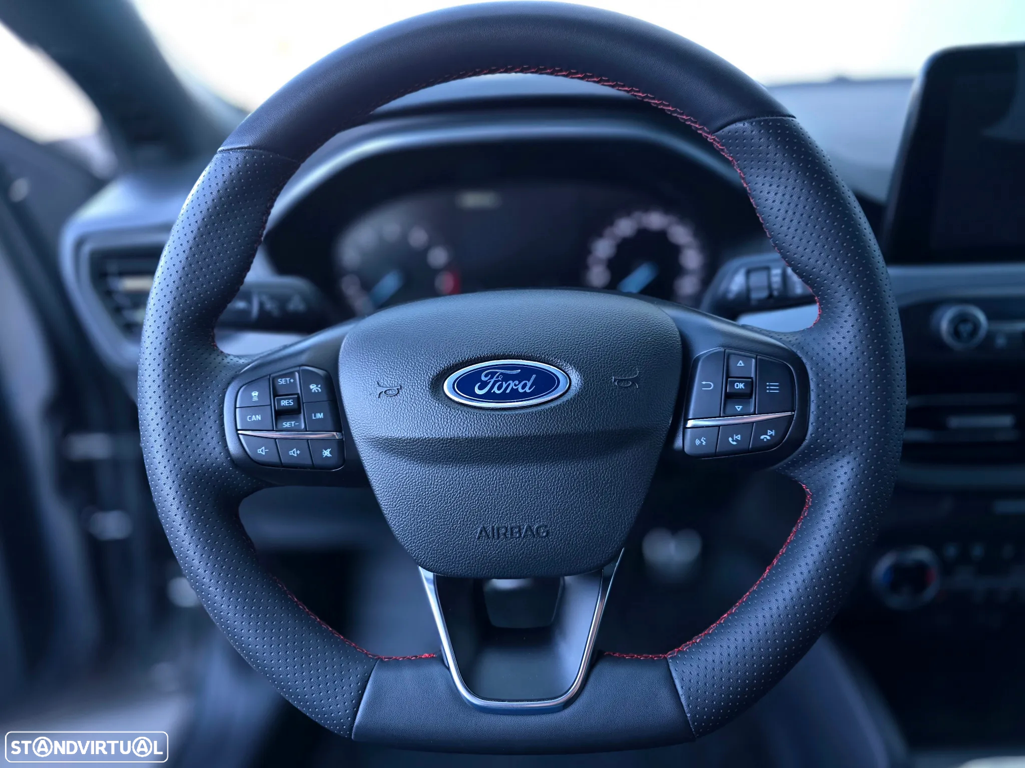 Ford Focus 1.0 EcoBoost ST-Line - 17